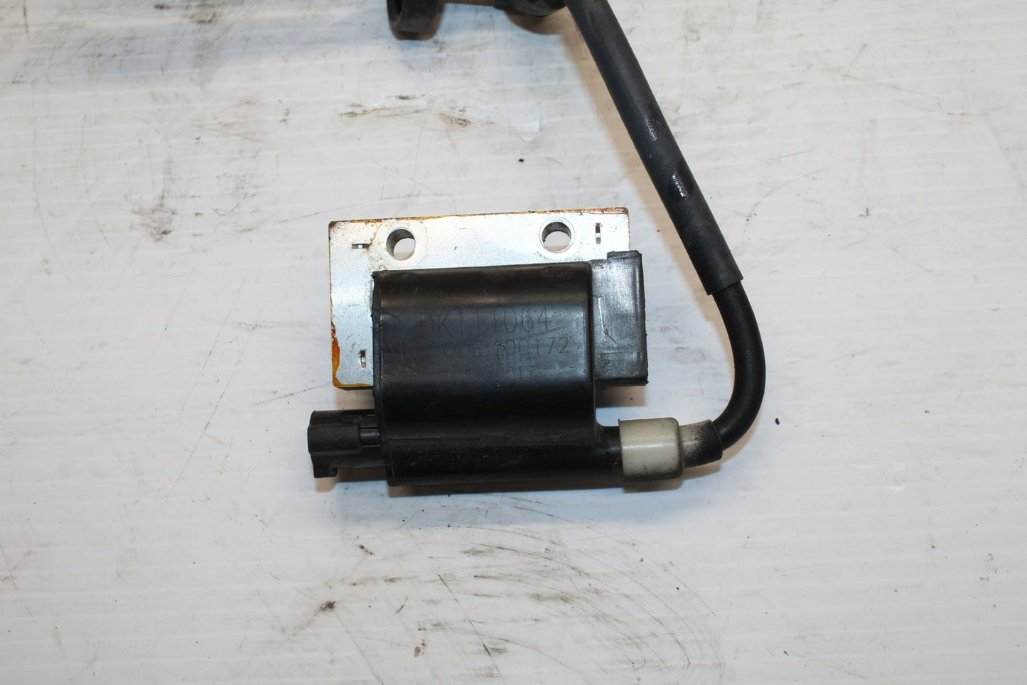 18-20 HUSQVARNA VITPILEN 401 IGNITION COIL SPARK PLUG CAP  BB248