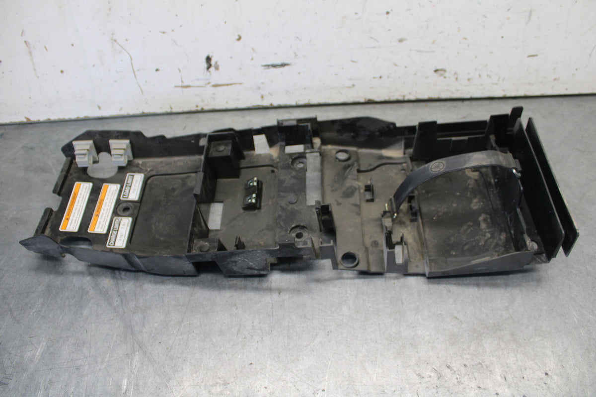 08-16 YAMAHA YZF R6 REAR BACK TAIL UNDERTAIL BATTERY TRAY PLASTIC OEM BB665