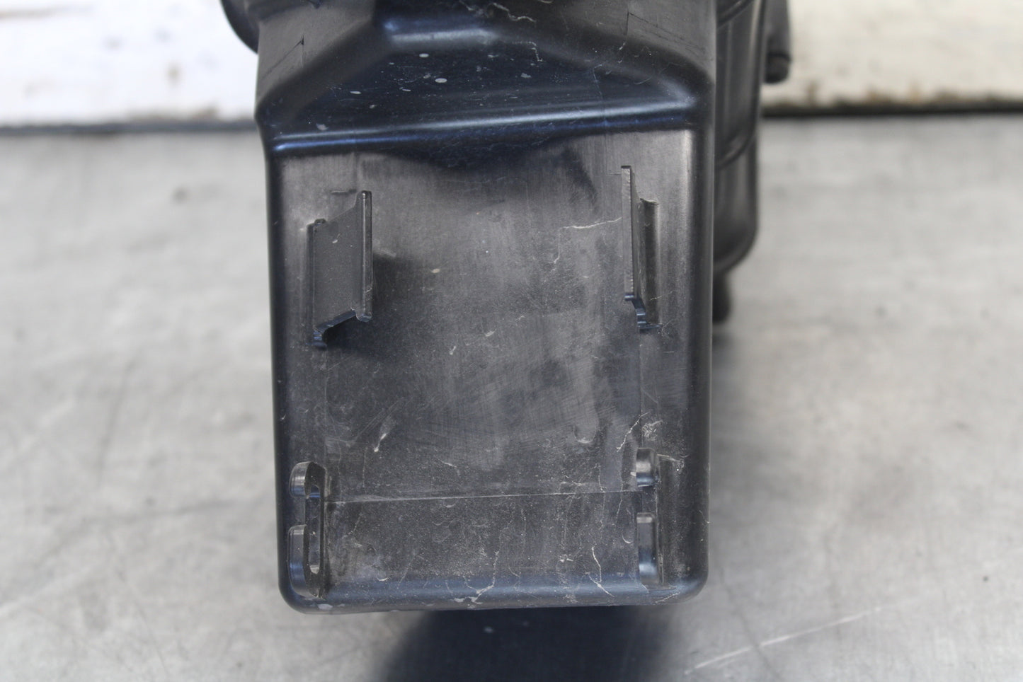 09-12 KAWASAKI NINJA ZX6R UPPER FAIRING MIRROR GAUGES STAY BRACKET BB698