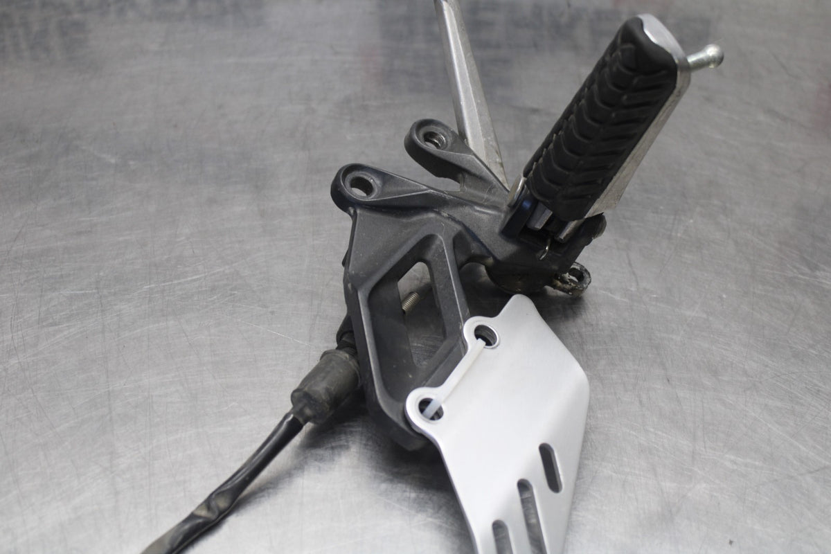 08-09 KAWASAKI NINJA ZX14R RIGHT REARSET REAR SET DRIVER FOOT PEG STOP BB932