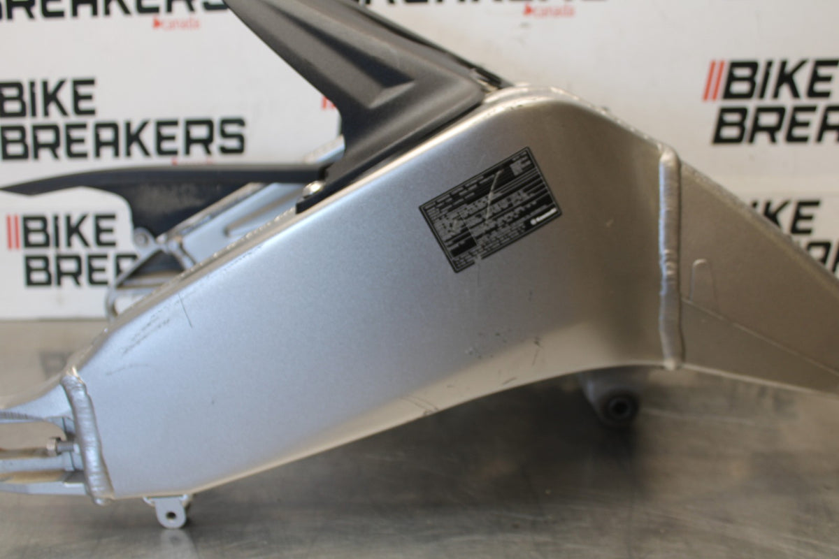 22 KAWASAKI NINJA ZX6R ZX636 ABS 40TH ANNIVERSARY REAR BACK SWINGARM BB911