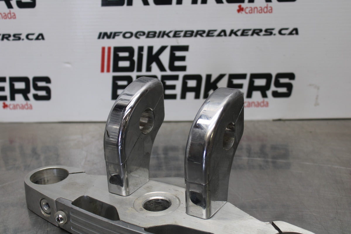 03-08 KAWASAKI VULCAN 1600 FORKS UPPER TRIPLE TREE CLAMP BB196