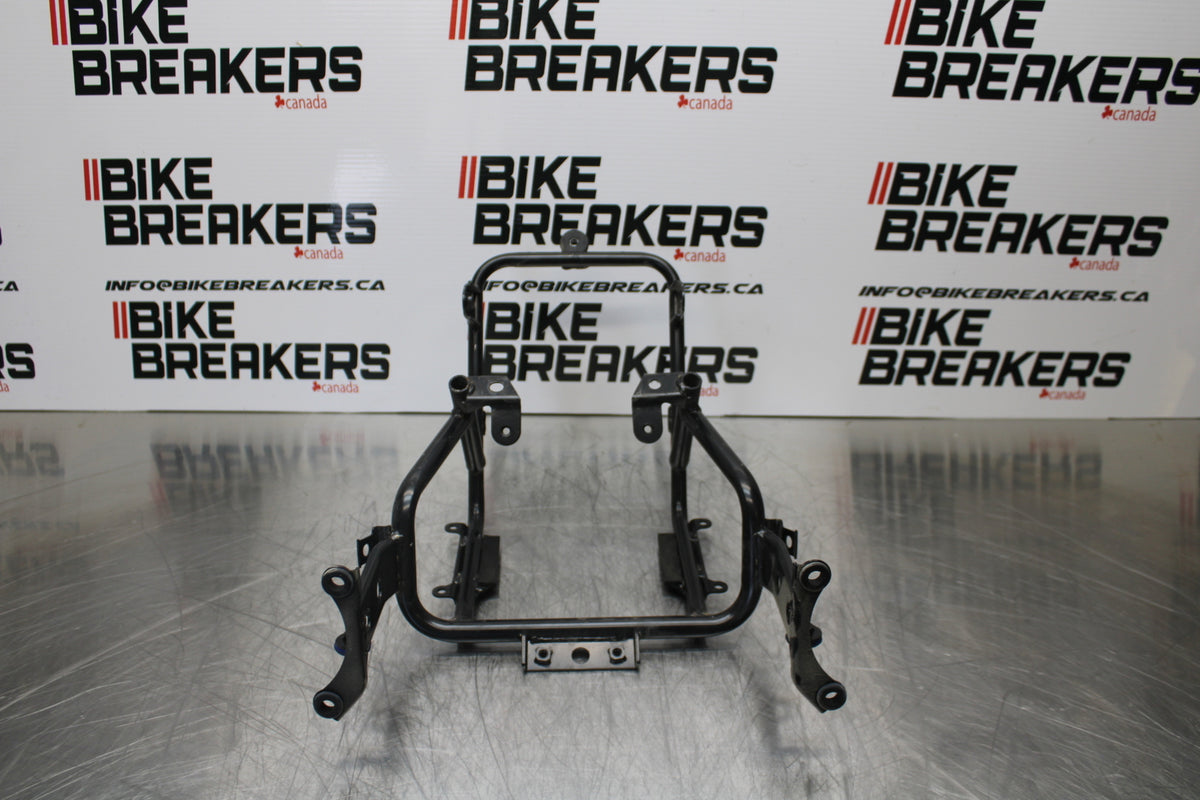 09 YAMAHA ROYAL STAR XVZ1300TF VENTURE UPPER FAIRING GAUGES STAY BRACKET  BB151