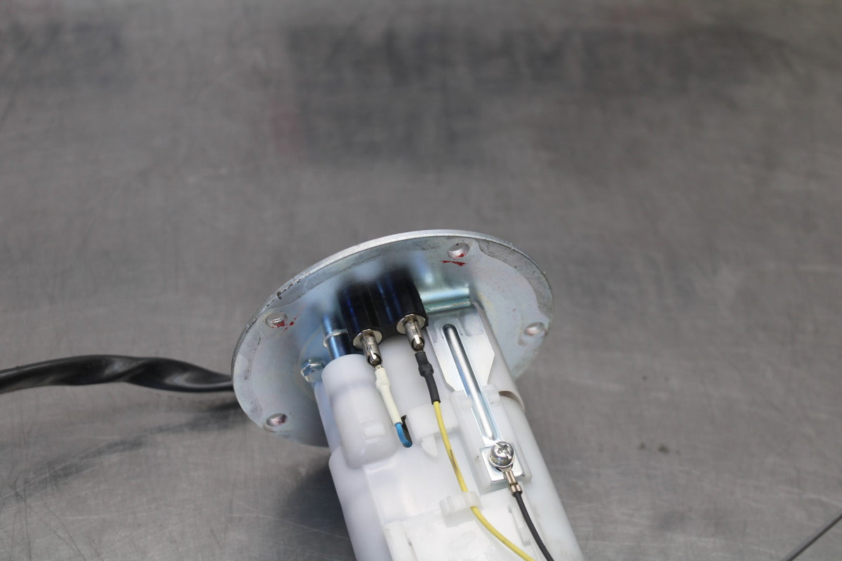 23-26 KAWASAKI NINJA ZX4RR FUEL PUMP GAS PETROL SENDER UNIT BB898