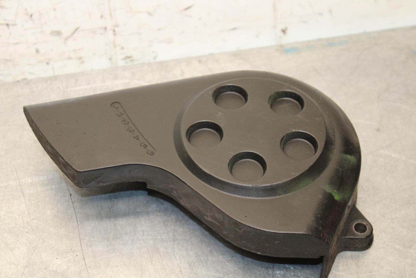1999 Honda CBR600F4 ENGINE SPROCKET COVER 11350-MBW-000 BB70