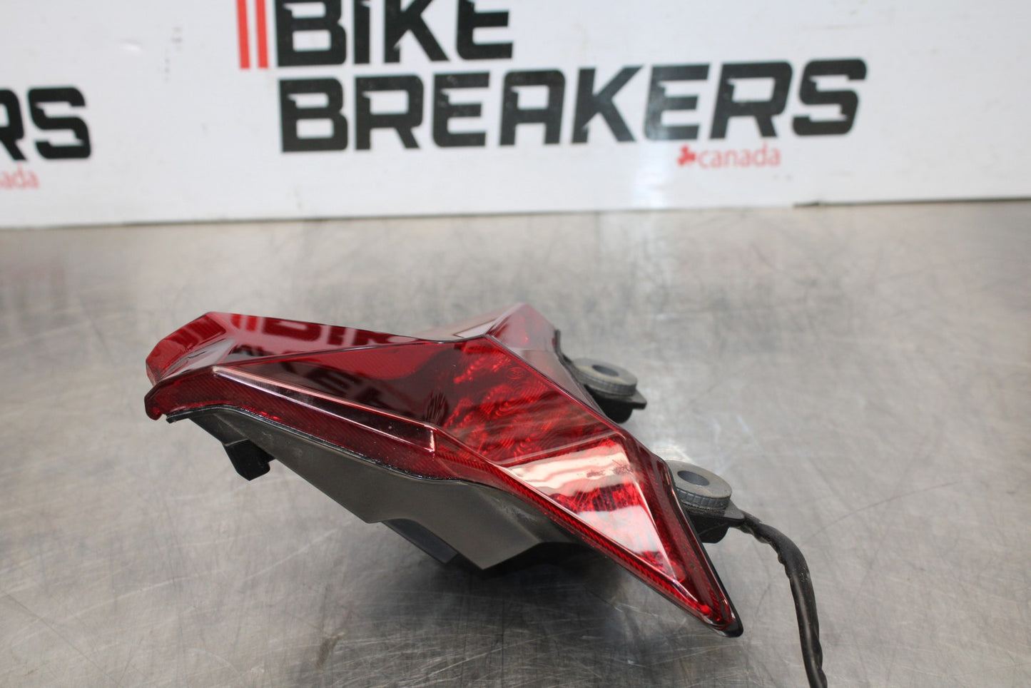 21-23 KAWASAKI NINJA ZX6R REAR TAIL TAILLIGHT BACK BRAKE LIGHT BB179