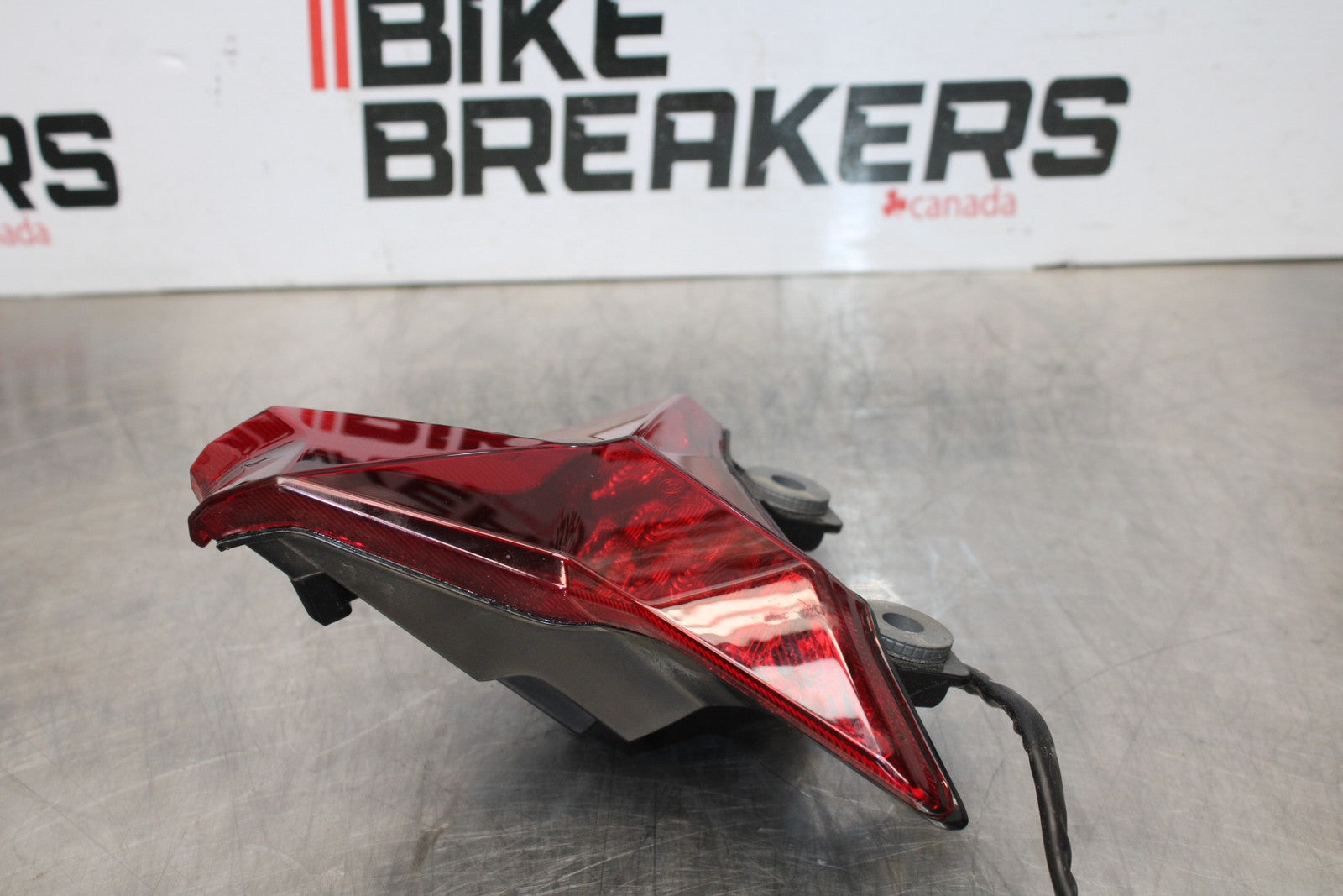 21-23 KAWASAKI NINJA ZX6R REAR TAIL TAILLIGHT BACK BRAKE LIGHT BB179