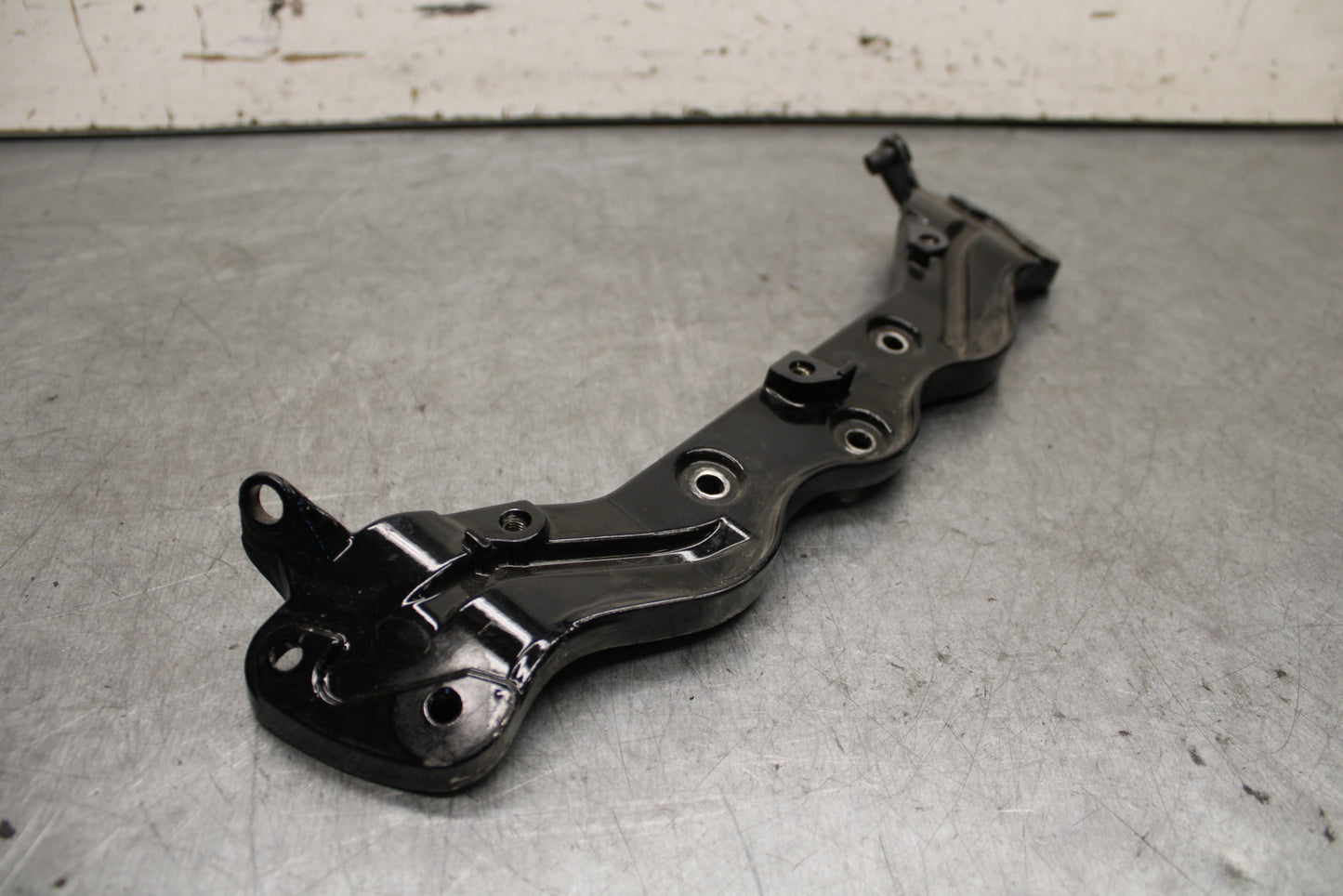 11-12 KAWASAKI NINJA 400 EX400 C UPPER FAIRING MIRROR GAUGES STAY BRACKET BB358