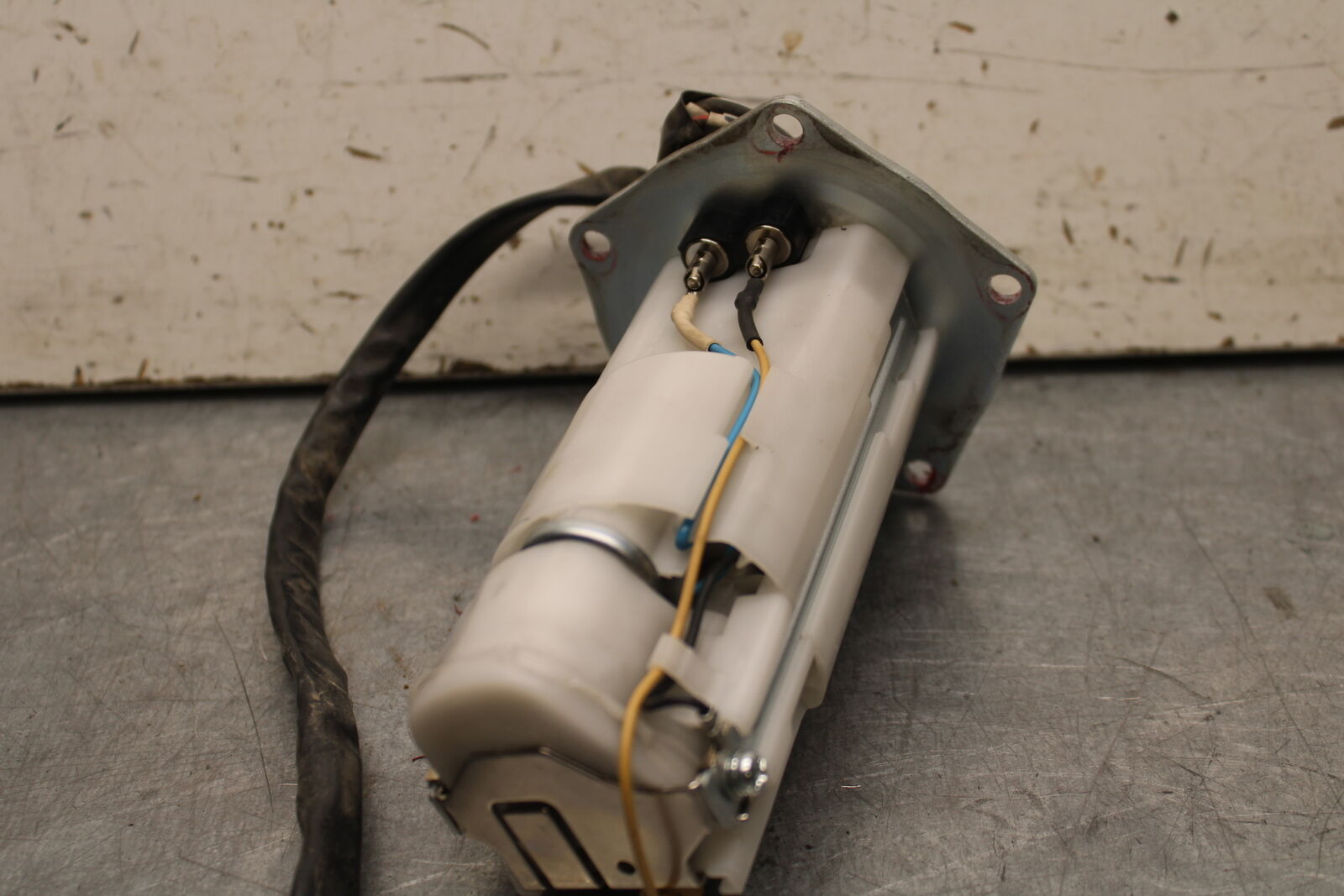 16 KAWASAKI NINJA ZX10R FUEL PUMP GAS PETROL SENDER UNIT 49040-0750 BB650