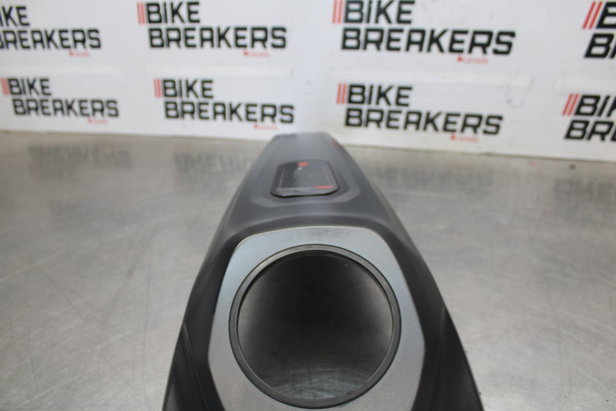 22 HARLEY-DAVIDSON PAN AMERICA 1250 CENTER GAS TANK COVER FAIRING COWL BB910