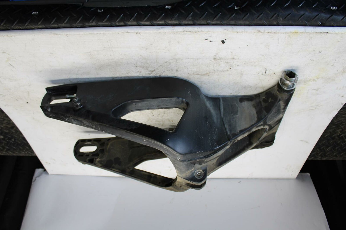 09-14 YAMAHA YZF R1 REAR SWINGARM BACK SUSPENSION SWING ARM BB286