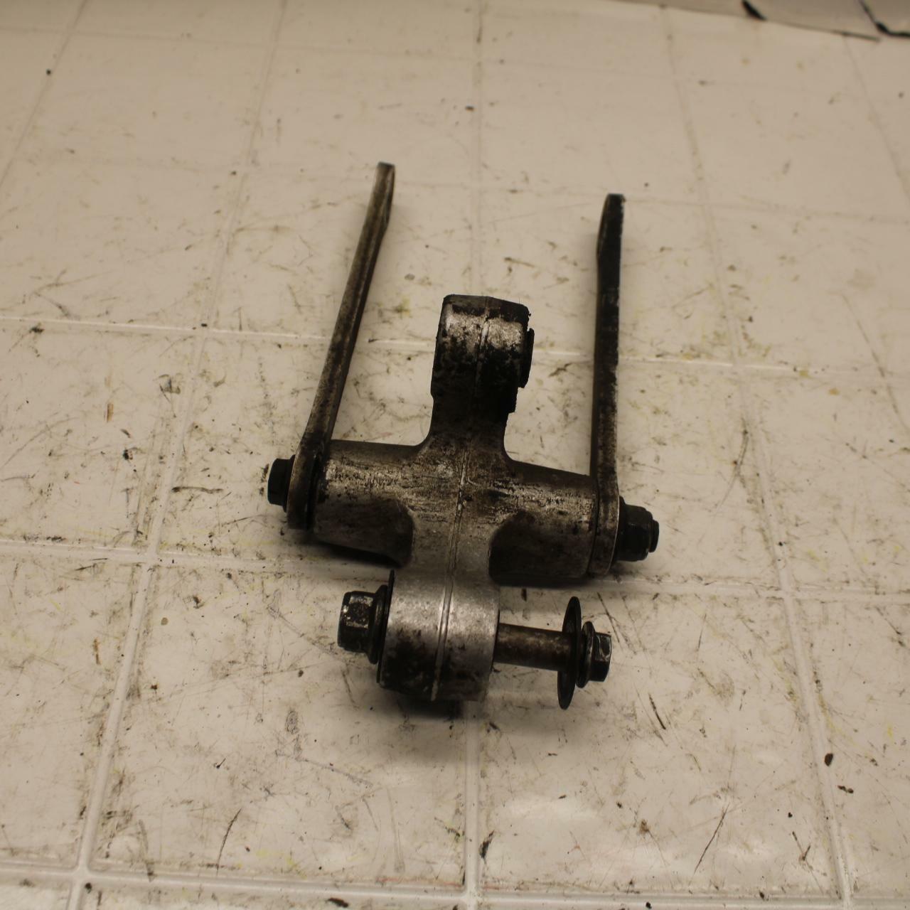 01-02 SUZUKI GSXR750 REAR DOGBONE SHOCK LINKAGE LINK BB15