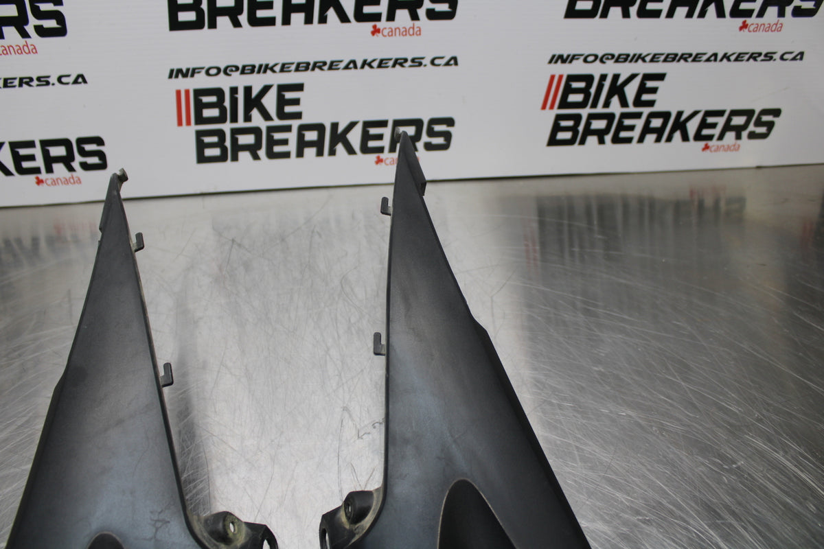 05-06 HONDA CBR600RR RIGHT LEFT GAS FUEL TANK PANELS COVERS TRIM SET COWLS BB149