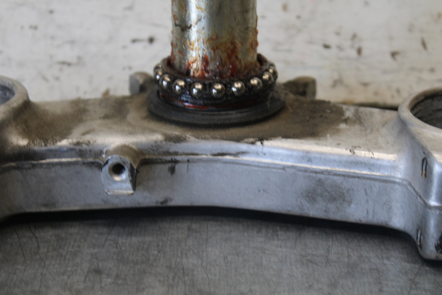 03-04 KAWASAKI NINJA ZX6RR FRONT FORKS CLAMP LOWER TRIPLE TREE STEM BB684