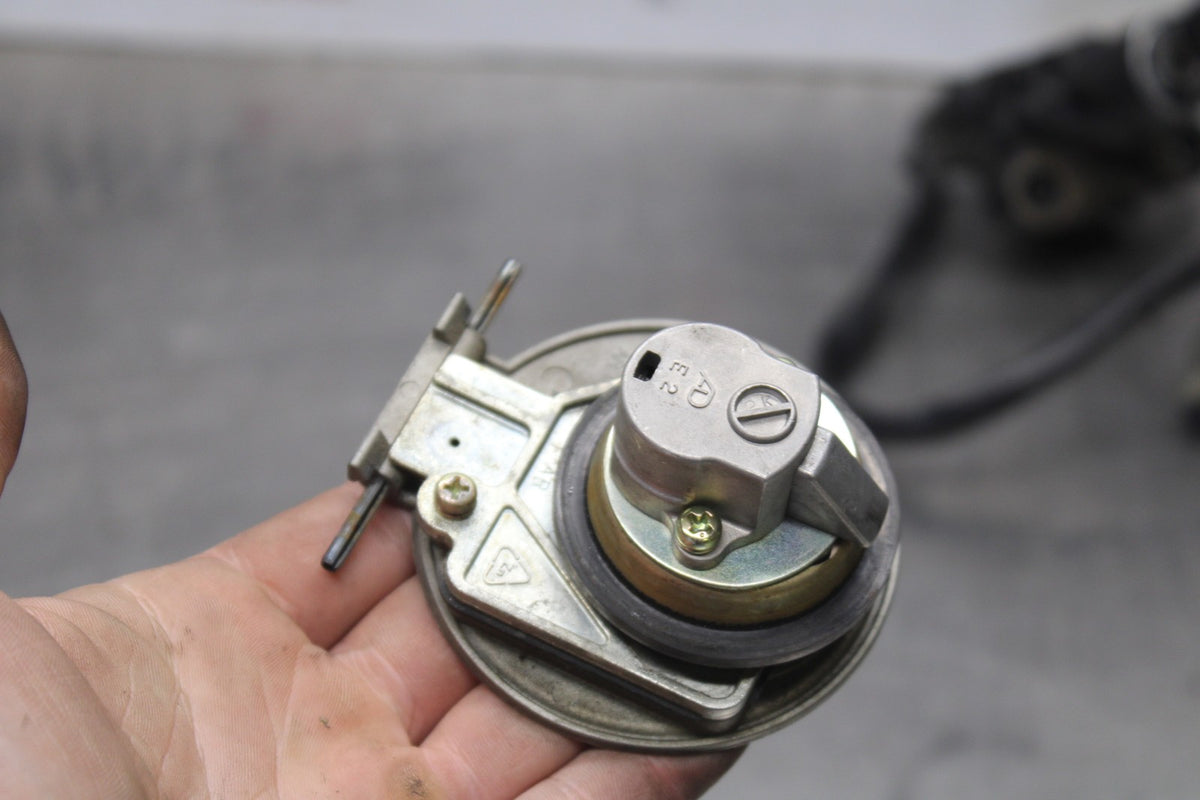 03 YAMAHA YZF R1 IGNITION LOCK KEY SET W/ GAS CAP AND SEAT LOCK BB895