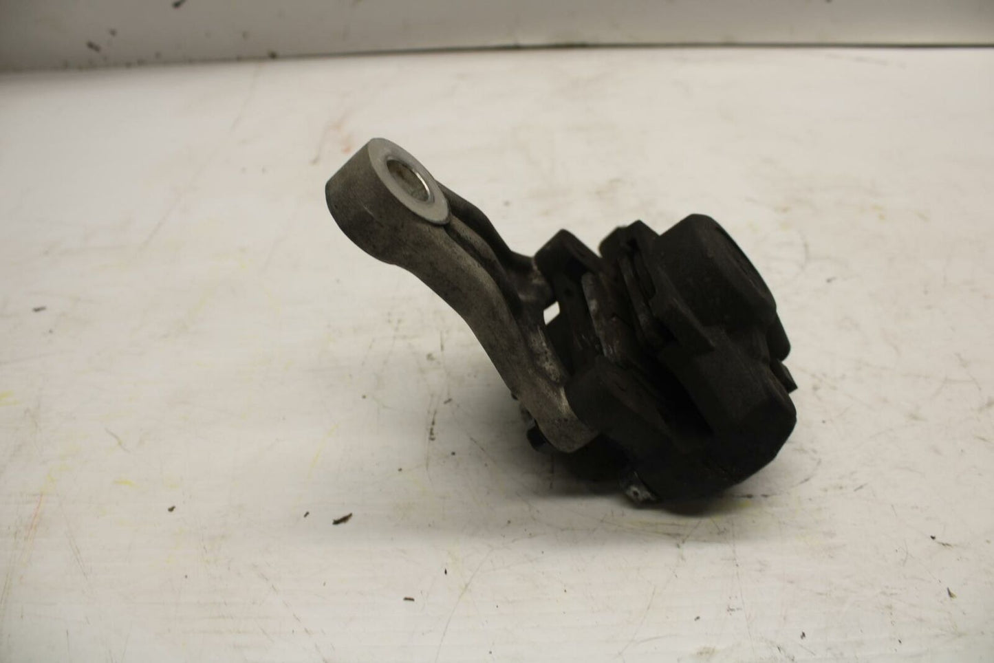 04-09 SUZUKI GS500F REAR BACK BRAKE CALIPER W MOUNT BRACKET  BB278