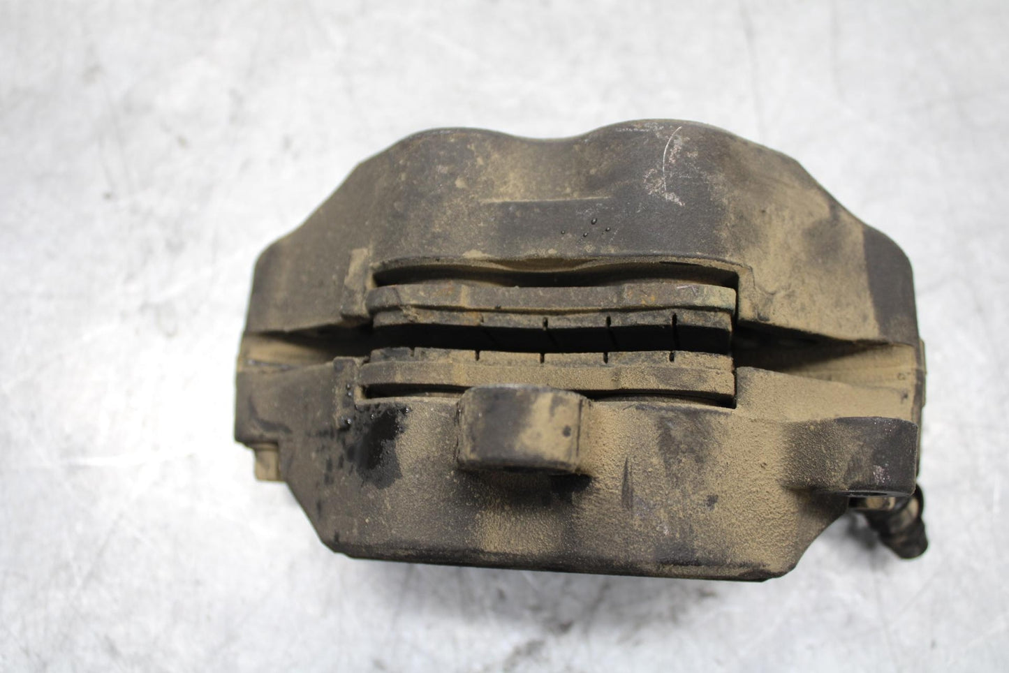 17 KAWASAKI Z900 ZR900 RIGHT LEFT FRONT BRAKE CALIPER SET PAIR CALIPERS BB549