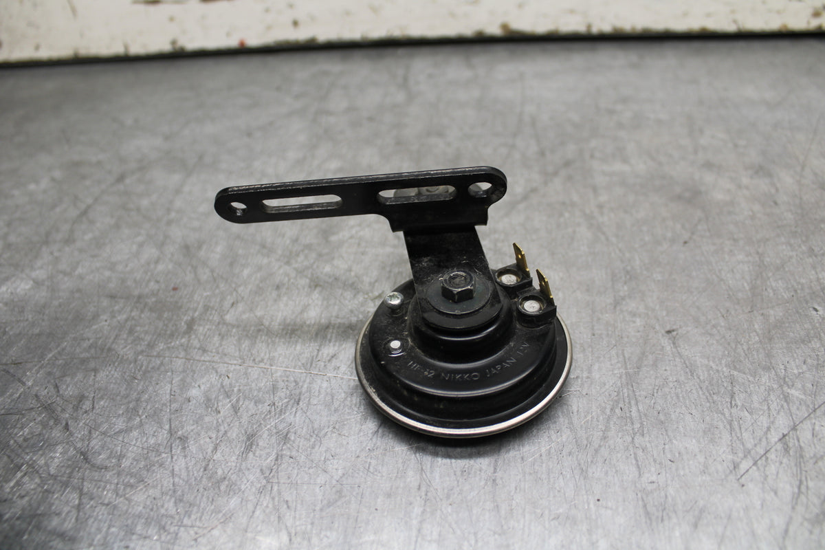 22-24 YAMAHA XSR900 HORN SIGNAL BB710