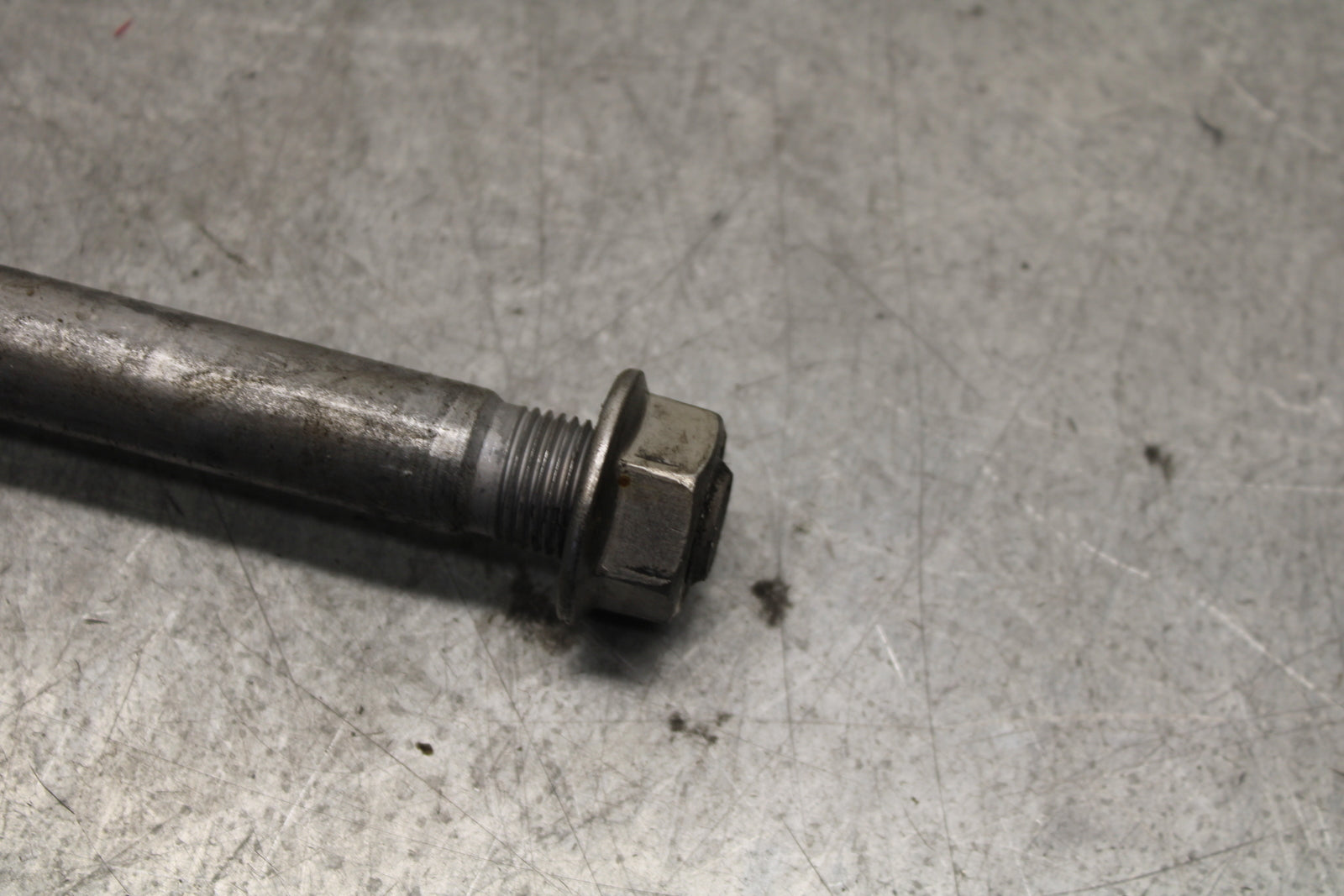 18-23 KAWASAKI NINJA 400 REAR BACK SWINGARM BOLT SUSPENSION PIVOT AXLE BB660