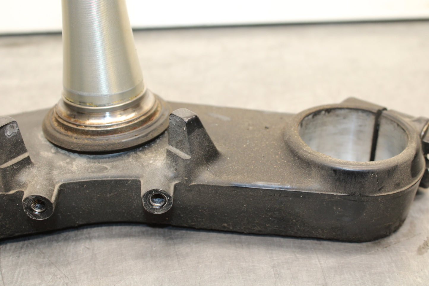 00-02 KAWASAKI NINJA ZX6R FRONT FORKS CLAMP LOWER TRIPLE TREE STEM BB750