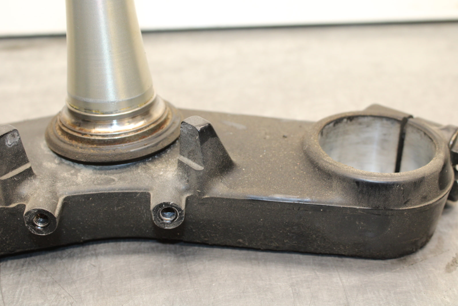 00-02 KAWASAKI NINJA ZX6R FRONT FORKS CLAMP LOWER TRIPLE TREE STEM BB750