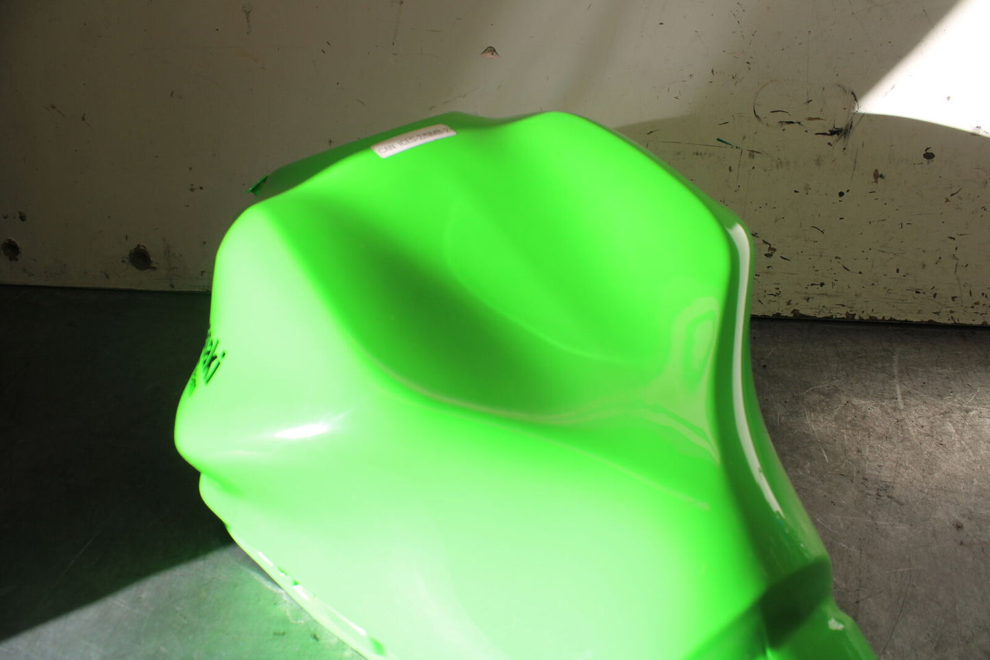 18-24 KAWASAKI NINJA 650 GAS TANK FUEL CELL PETROL RESERVOIR BB725