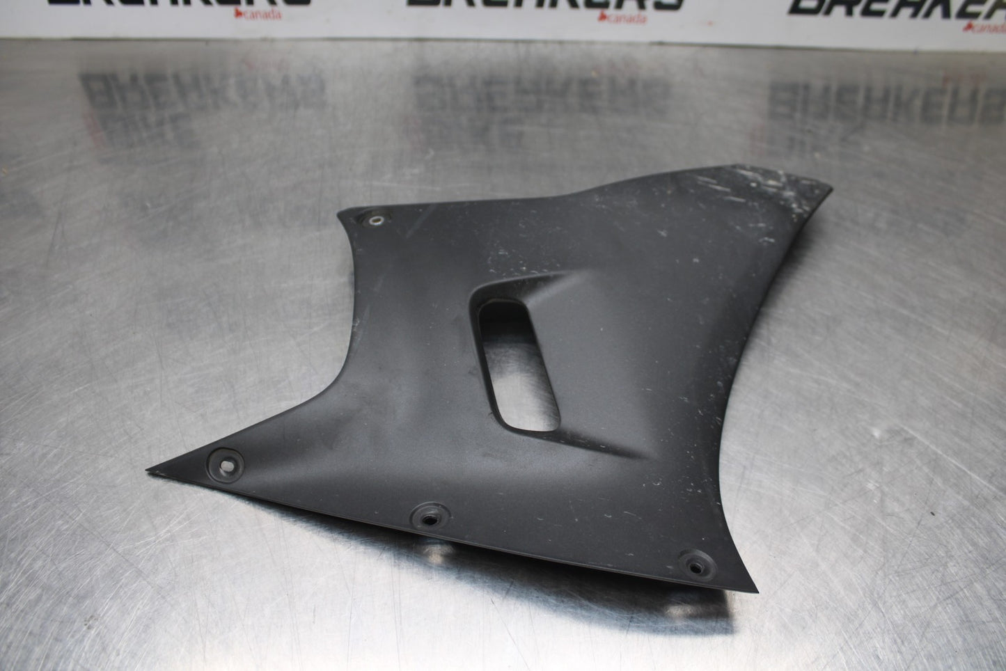 22-25 YAMAHA YZF R7 LEFT LOWER BOTTOM BELLY SIDE FAIRING COWL BB769