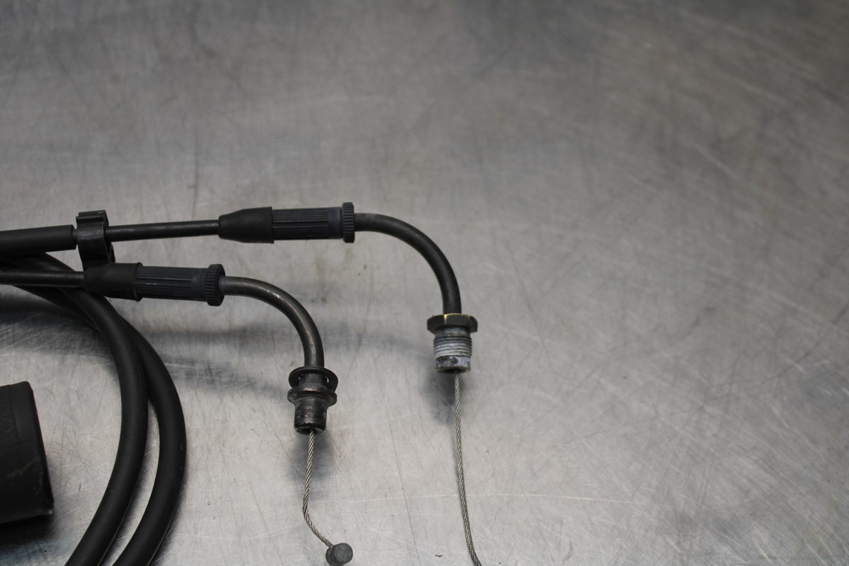 05 TRIUMPH ROCKET III THROTTLE CABLES LINES BB186