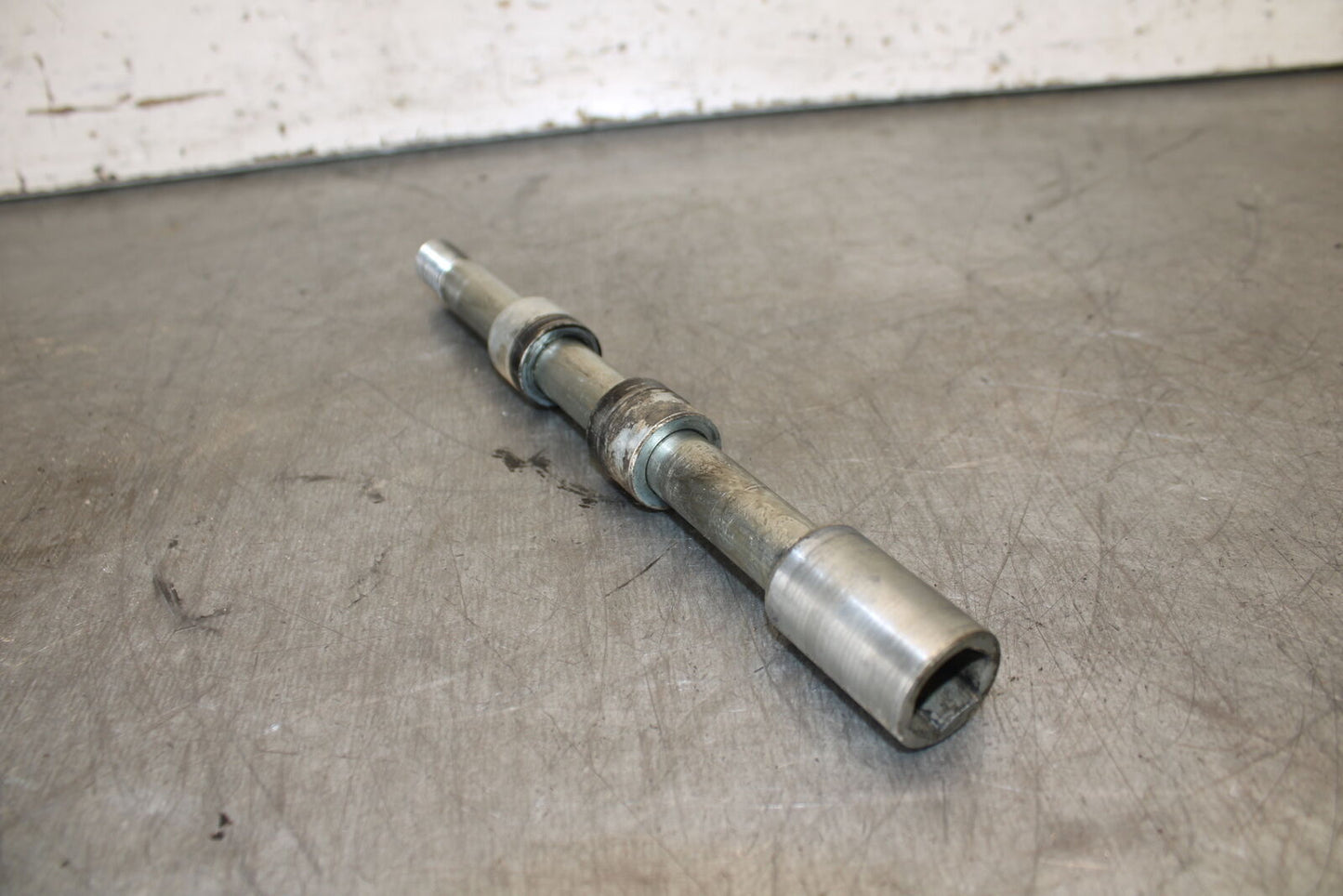 13-15 HONDA CBR500R FRONT WHEEL RIM AXLE PIVOT BOLT 44301-MGZ-J00 BB704
