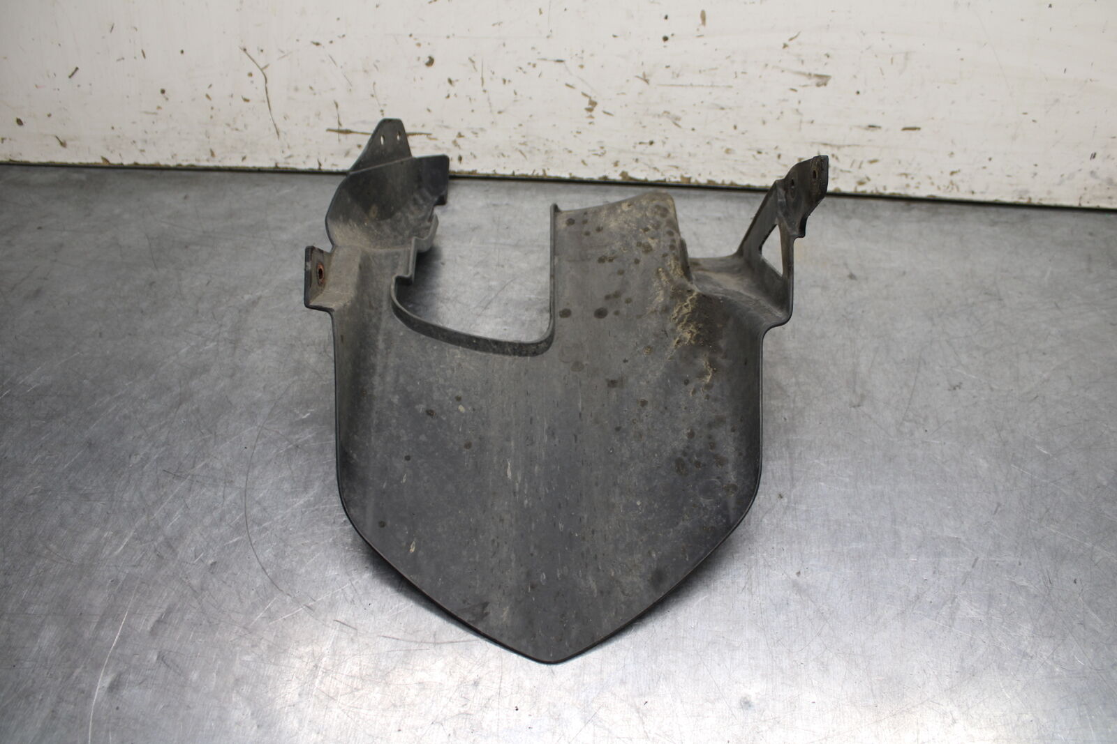 12-13 KAWASAKI Z1000 REAR BACK WHEEL TIRE HUGGER FENDER BB743