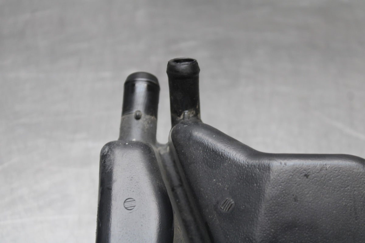 02 DUCATI MONSTER 620 ENGINE MOTOR OIL BREATHER TANK BB851