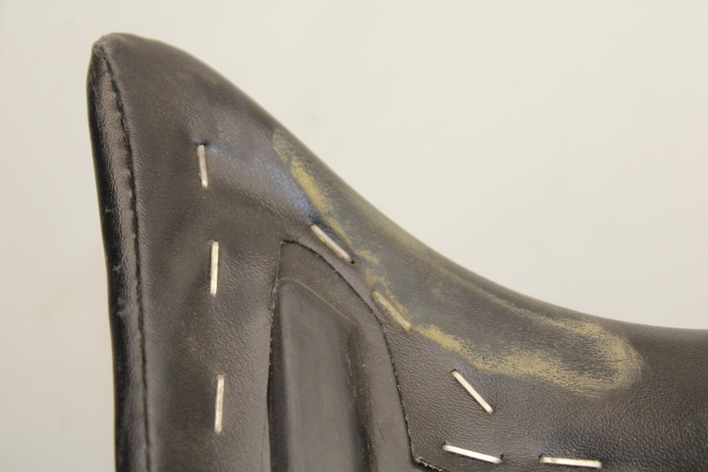 11-19 HONDA CBR125R FRONT DRIVERS SEAT PAD SADDLE BB102
