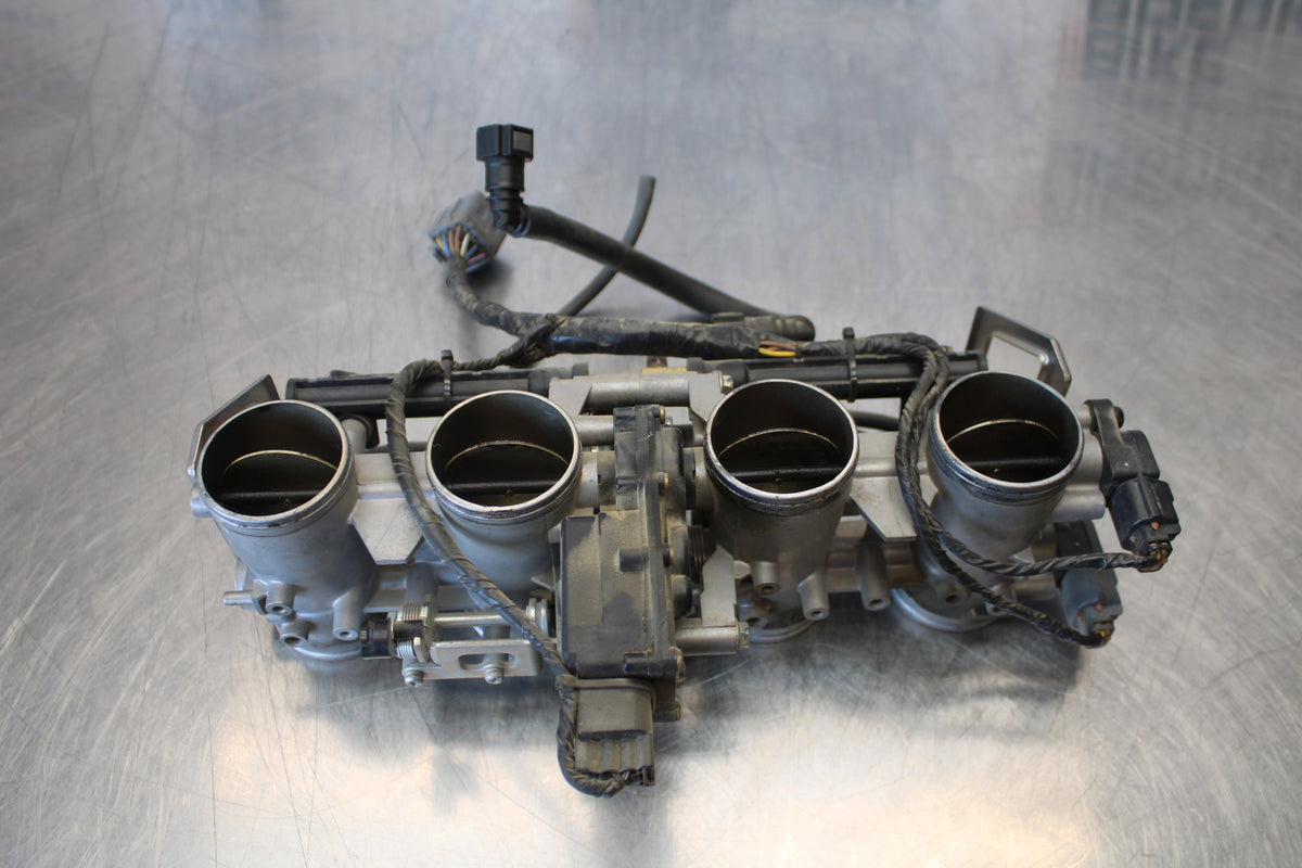 03-06 KAWASAKI Z1000 MAIN FUEL INJECTORS / THROTTLE BODIES BB164