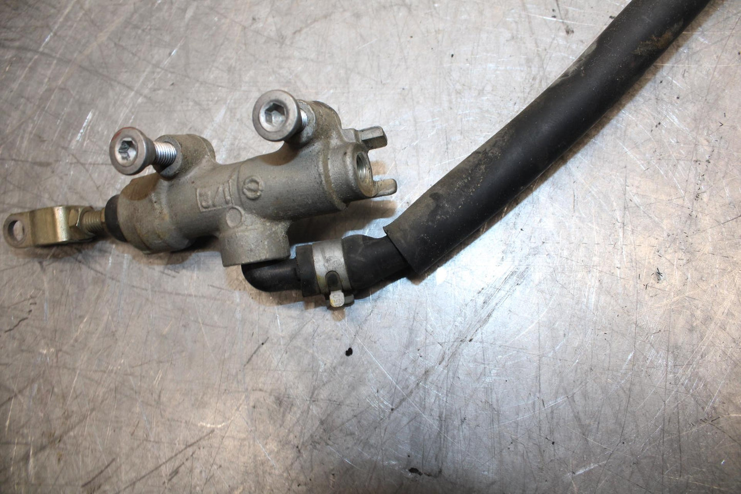 00-01 KAWASAKI ZZR600 REAR BACK BRAKE MASTER CYLINDER W RESERVOIR BB31