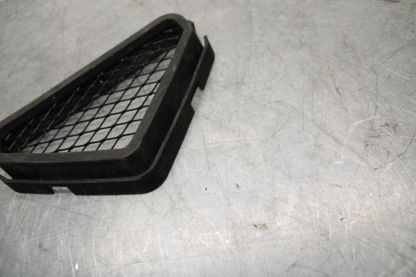 05-06 KAWASAKI NINJA ZX6R AIR INTAKE GRILL BB505