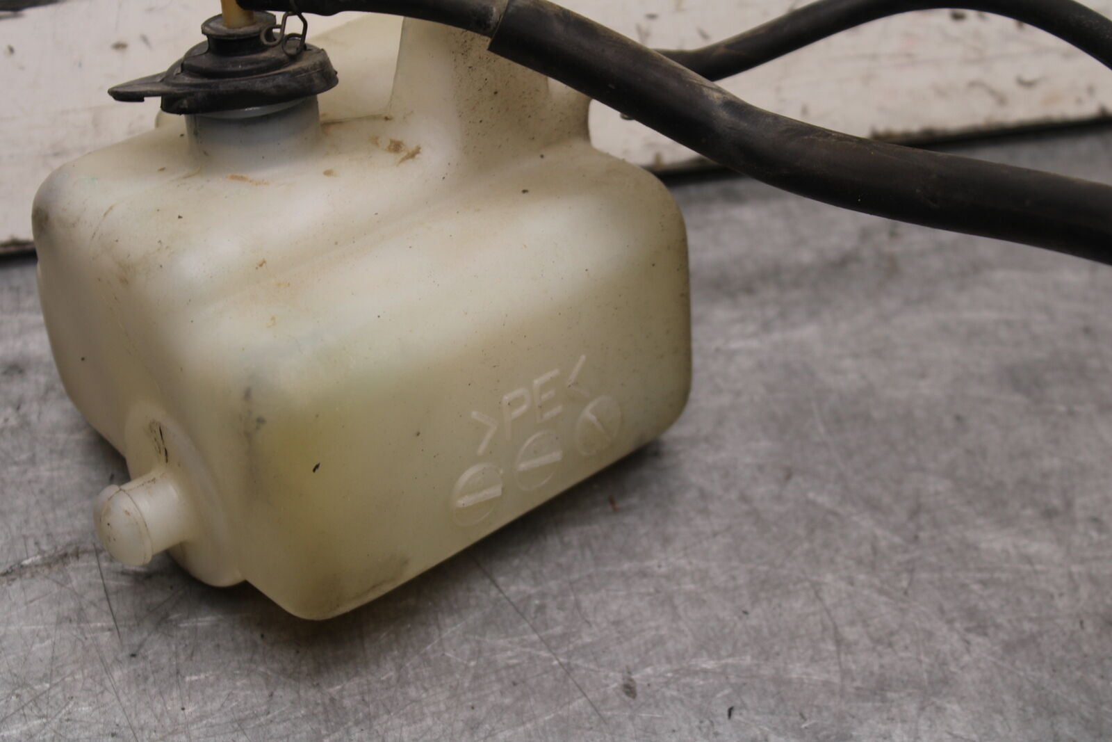 04-06 YAMAHA YZF R1 COOLANT WATER TANK RESERVOIR BOTTLE 5VY-21871-00-00 BB659