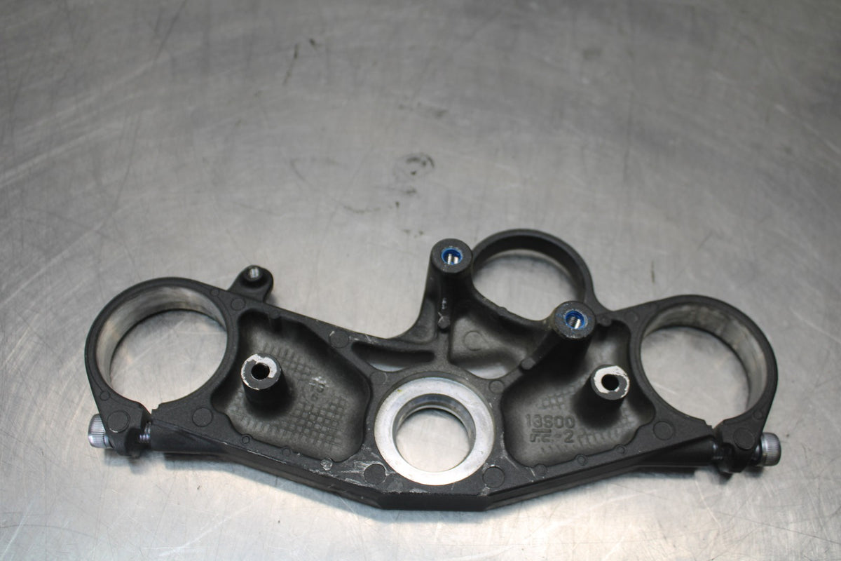 17 YAMAHA YZF R6 FORKS UPPER TRIPLE TREE CLAMP BB922