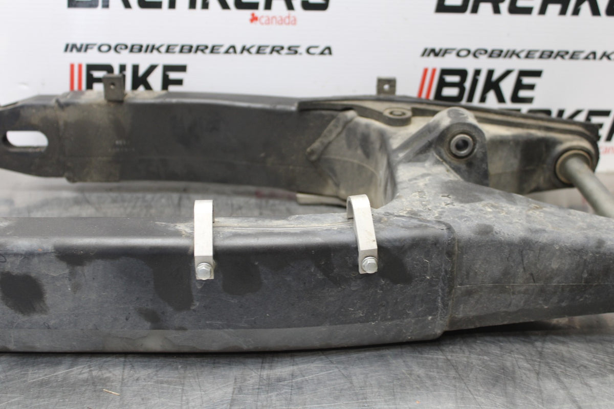 01-06 HONDA CBR600F4I REAR SWINGARM BACK SUSPENSION SWING ARM BB185