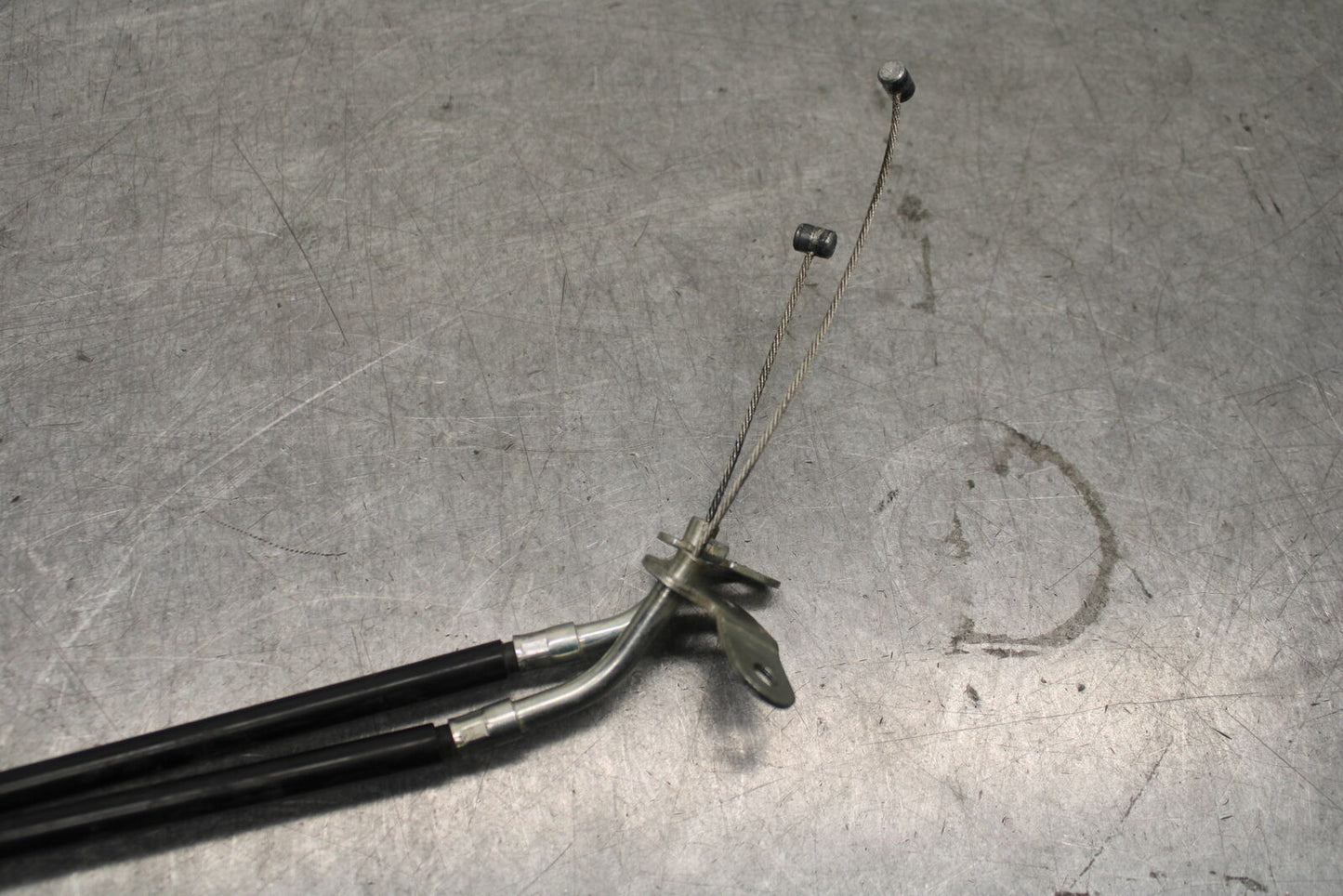 07-08 YAMAHA YZF R1 THROTTLE CABLES LINES BB675