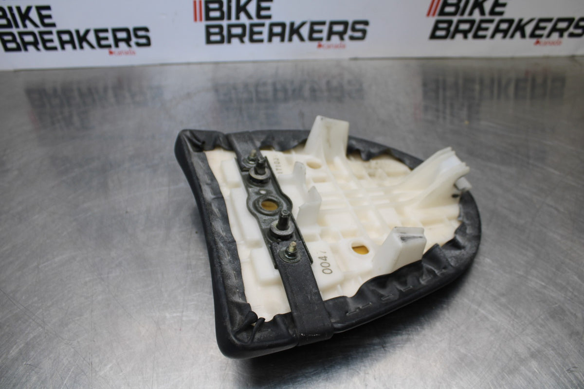03-04 KAWASAKI NINJA ZX6R 636 REAR BACK PASSENGER TANDEM SEAT PAD SADDLE BB06