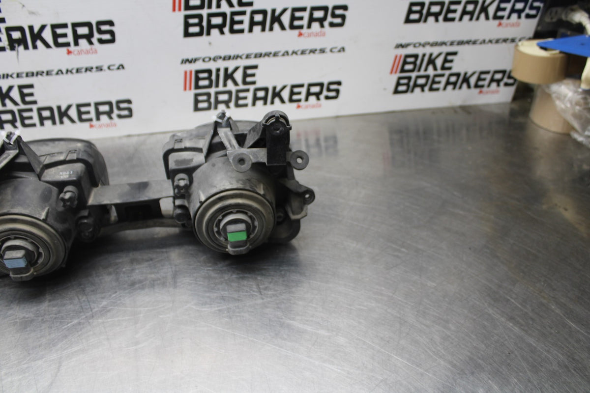 07-08 KAWASAKI NINJA ZX6R FRONT HEADLIGHT HEAD LIGHT LAMP 23007-0071 BB855