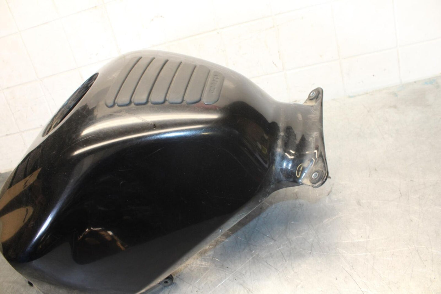 2004 Honda CBR600RR GAS TANK FUEL CELL COVER FAIRING COWL BB511