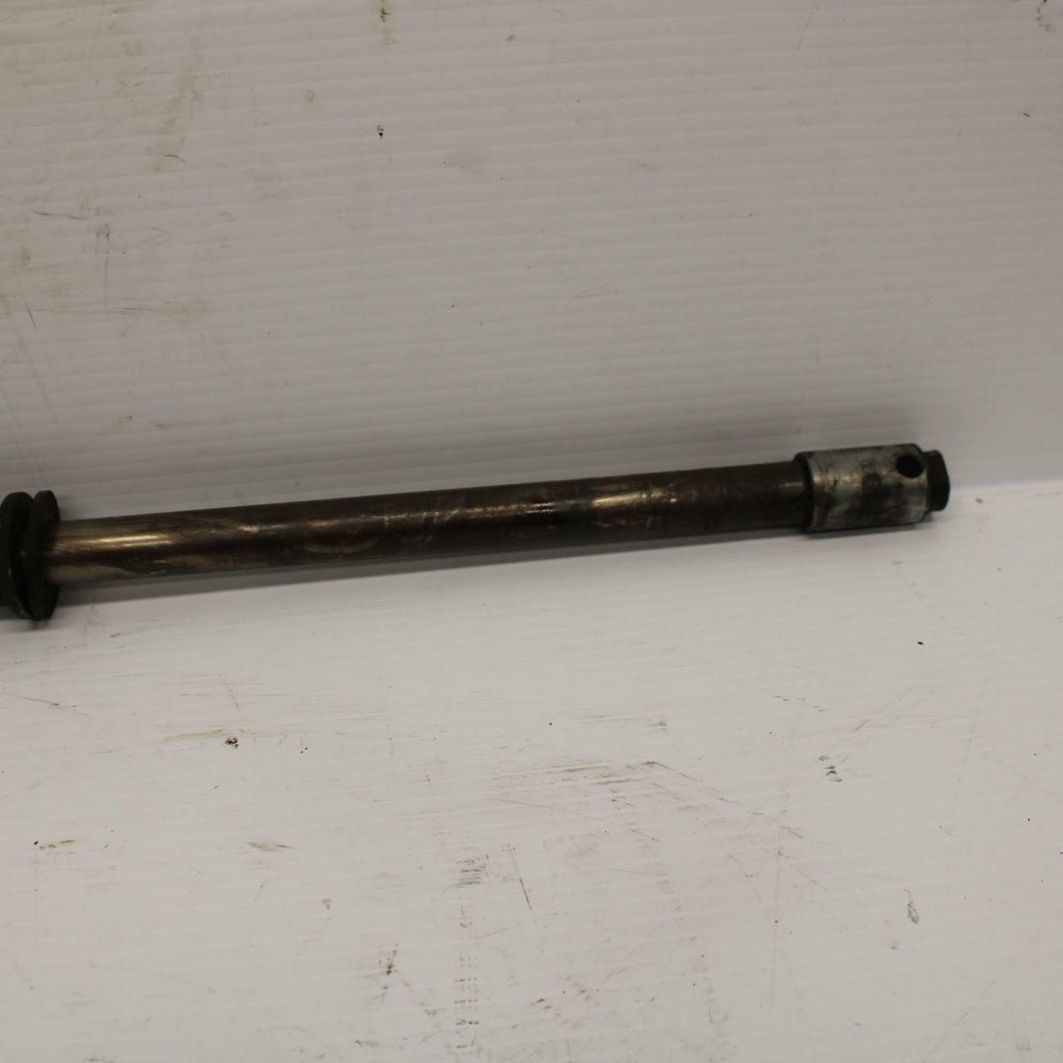83-86 HONDA V65 MAGNA REAR AXLE BACK WHEEL RIM PIVOT BOLT AXEL BB236