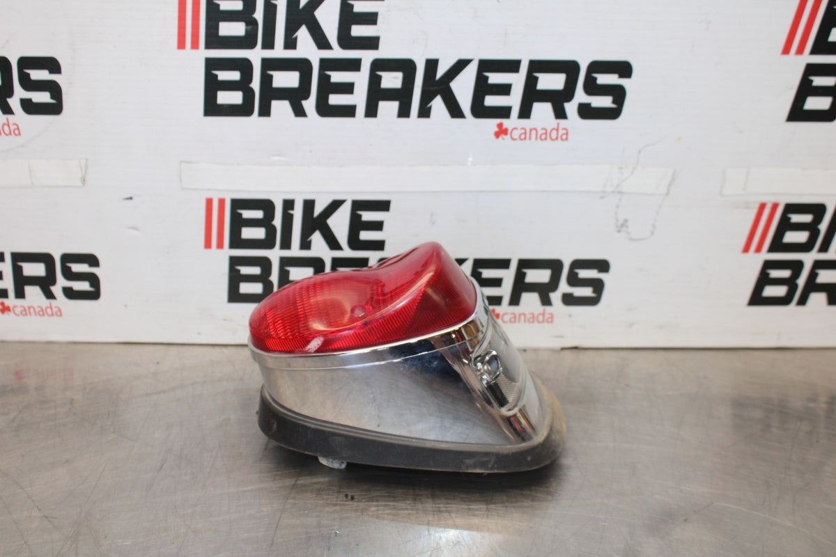 08 KAWASAKI VULCAN 1600 VN1600D NOMAD TAILLIGHT REAR TAIL BRAKE LIGHT BB904