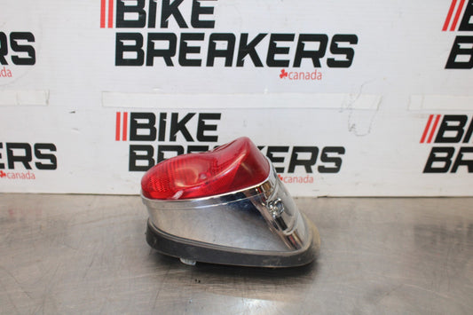 08 KAWASAKI VULCAN 1600 VN1600D NOMAD TAILLIGHT REAR TAIL BRAKE LIGHT BB904