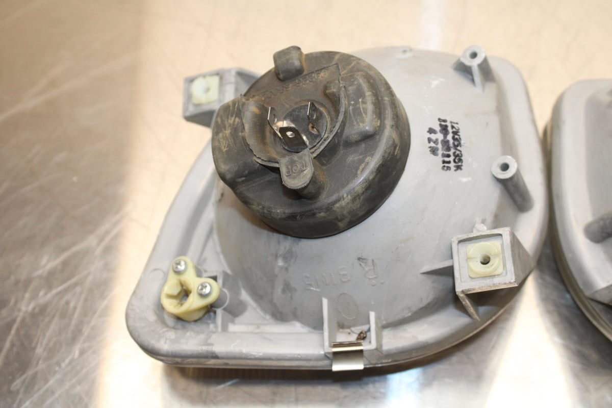 96 YAMAHA YZF750R FRONT HEADLIGHT HEAD LIGHT LAMP BB137