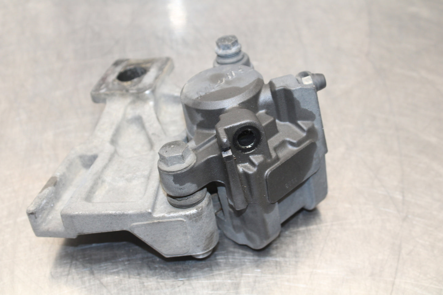 03 SUZUKI SV650S REAR BACK BRAKE CALIPER W MOUNT BRACKET BB167