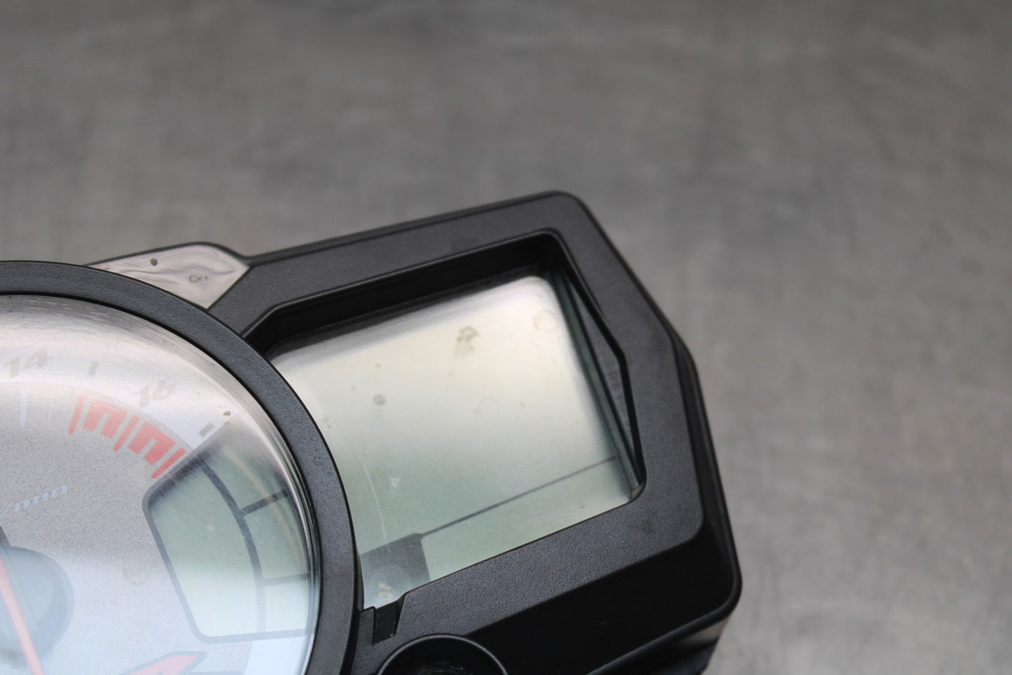 08-10 SUZUKI GSXR 600 SPEEDO GAUGES DISPLAY CLUSTER SPEEDOMETER TACHOMETER BB202