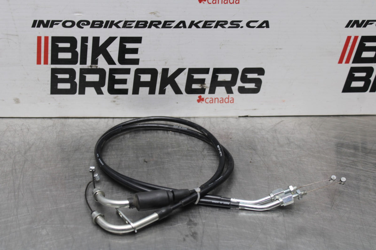 20-25 SUZUKI GSXR750 THROTTLE CABLES LINES BB810