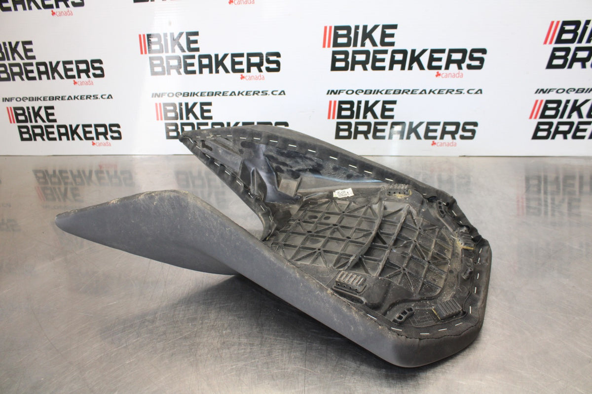 17-22 KTM 390 DUKE FRONT DRIVERS SEAT PAD SADDLE PILLION BB180